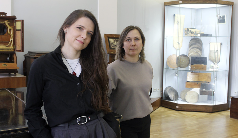 «Дети нанимаются работниками на мельницу Солодова и осваивают профессии продавца, бухгалтера...»