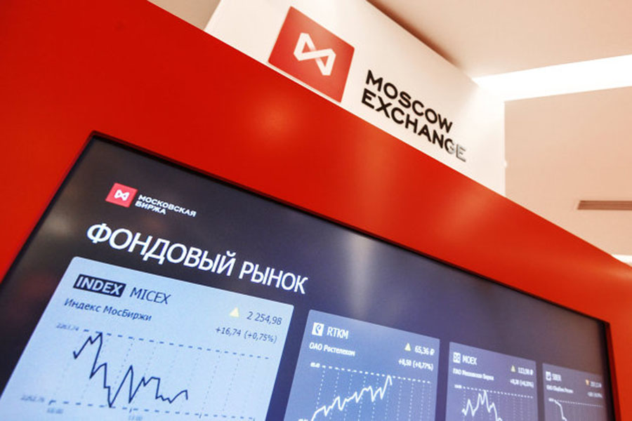 Рынок акций слегка оживился на фоне роста цен на нефть и газ