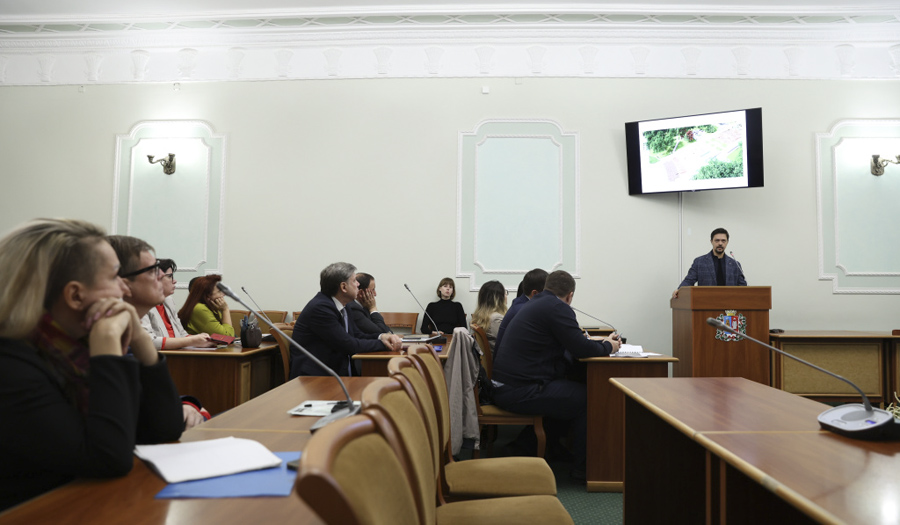 В администрации Ростова обсудили завершающие этапы разработки проектов благоустройства парка «Дружба»