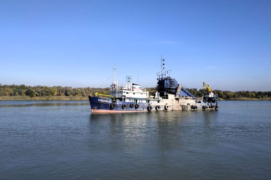 В Азове готовится к вводу первый причал нового зернового терминала